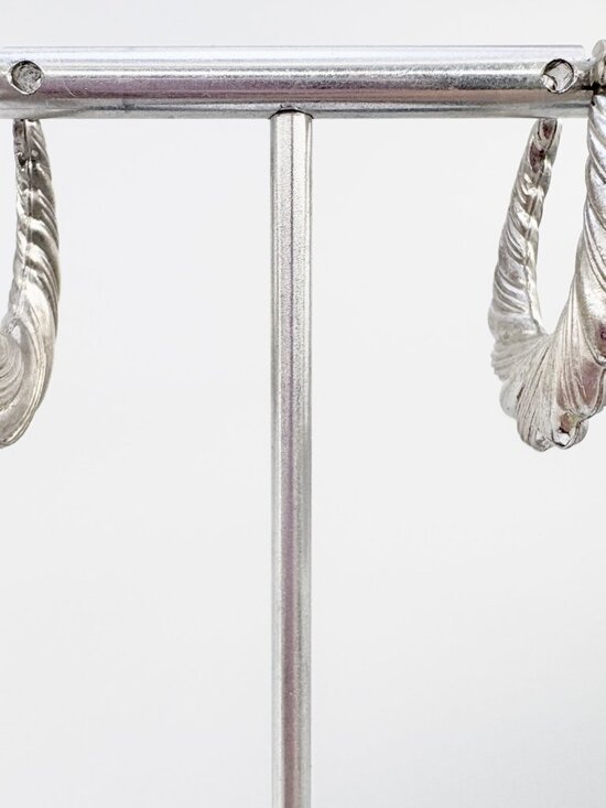 VTG Sterling Silver 925 Puffed Twist Design Hoop Earrings Size 1.25" Length - Picture 4 of 8